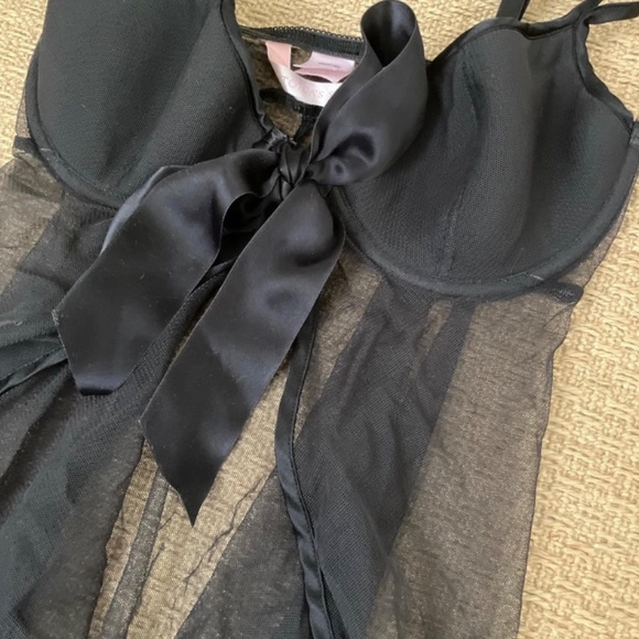 LIKE NEW VICTORIAS SECRET black bow mesh babydoll lingerie nightie minidress - Picture 3 of 4